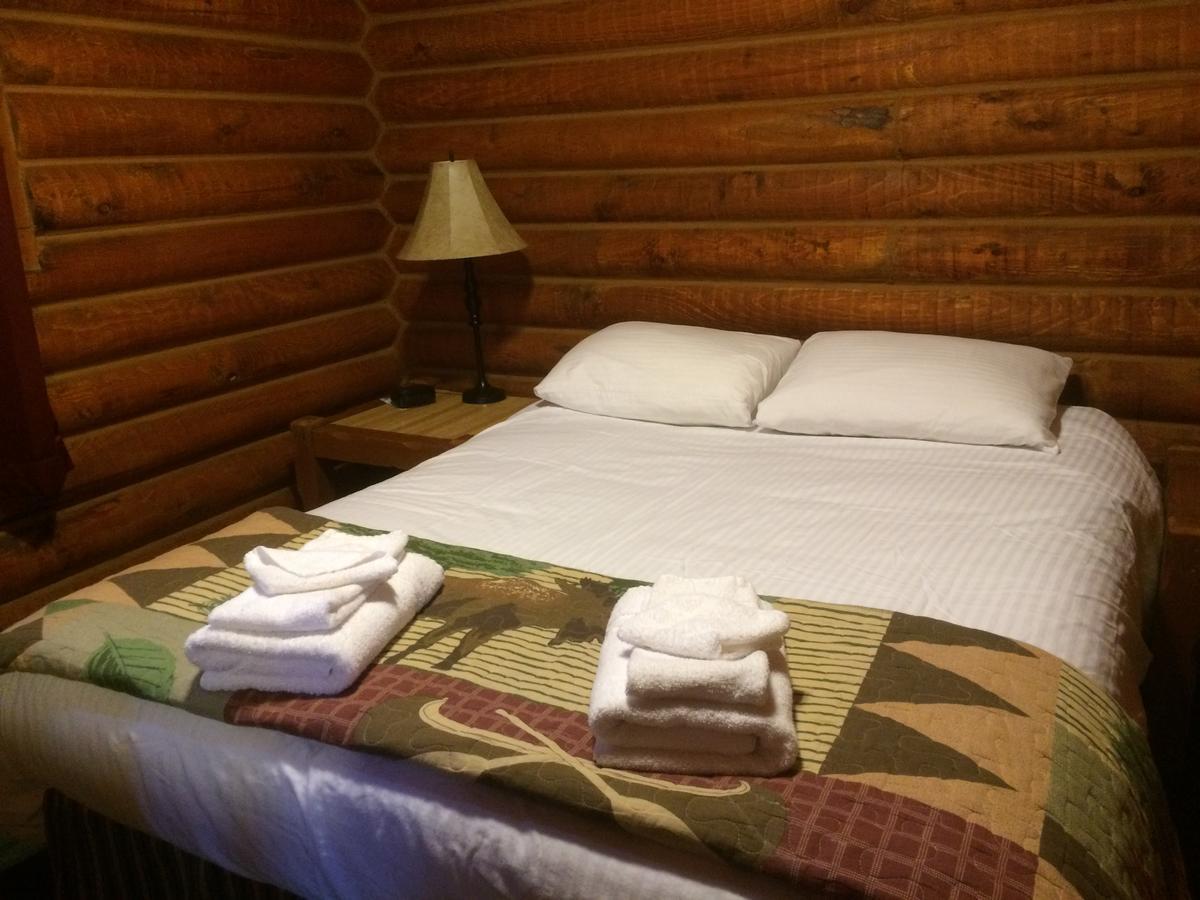 Bakers Narrows Lodge And Conference Center Flin Flon Zewnętrze zdjęcie