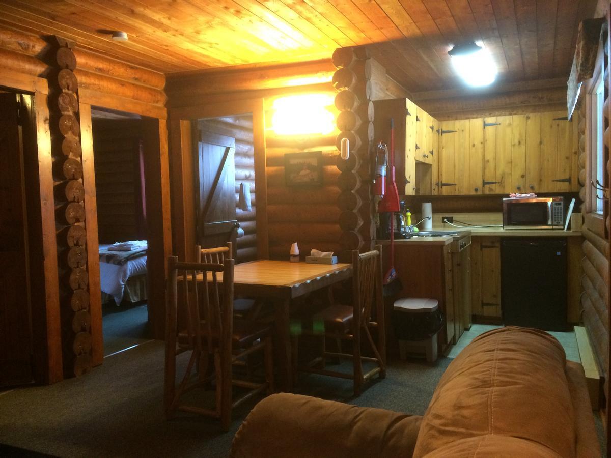 Bakers Narrows Lodge And Conference Center Flin Flon Zewnętrze zdjęcie